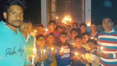 धनौरा: गांव नवाबपुरा भूड़ में युवाओं ने कैंडल मार्च निकालकर डॉ. भीमराव अंबेडकर के परिनिर्वाण दिवस दी श्रद्धांजलि