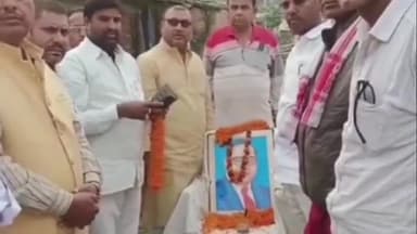 चोरौत: अंबेडकर चौक पर बाबा साहब का मनाया गया पुण्यतिथि