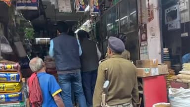 मोतिहारी: विशेष धावा दल की टीम ने रक्सौल के विभिन्न प्रतिष्ठानों में सघन छापेमारी अभियान चलाकर 4 बाल श्रमिकों को कराया विमुक्त