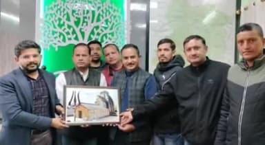 चमोली: चमोली में जिला प्रधान संघ एवं दशोली प्रधान संघ ने मुख्य विकास अधिकारी को प्रधान संघ की समस्याओं से अवगत कराया