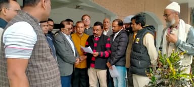 बलरामपुर समाचार बढ़ा हुआ डीएपी का मूल्य अभिलंब वापस ले सरकार अनुज सिंह कांग्रेस पार्टी ने जिला अध्यक्ष अनुज कुमार सिंह के नेतृत्व में राजपाल उत्तर प्रदेश के नाम संबोधित ज्ञापन जिला अधिकारी के प्रतिनिधि अपर एसडीएम को सौंपा इस अवसर पर महामंत्