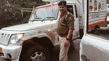 बक्सर: जिले भर में चलाए गए विशेष वाहन जांच अभियान में ट्रैफिक नियमों की अवहेलना करने वालों से वसूला गया 54,500 का जुर्माना