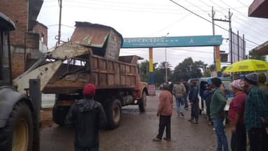 अंबिकापुर, शहरी व्यवस्था सुधारने प्रशासन एक्टिव जिले में सड़कों से अतिक्रमण हटाने निकली टीम दुकानदारों को दी गई समझाइस