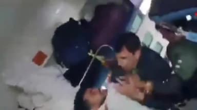 बक्सर: हिमगिरी एक्सप्रेस में यात्रियों से लूटपाट, बक्सर में कराया गया इलाज