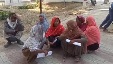 बहराइच: मासोपुर इलाके के ग्रामीणों ने जिलाधिकारी को दिया प्रार्थना पत्र,गल्ला ना देने का कोटेदार पर लगाया आरोप