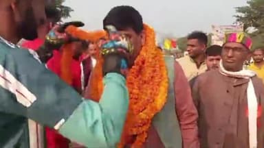 देेेवरिया: कुर्मी पट्टी में एमएलसी डॉ रत्न पाल सिंह ने कहा कि शिक्षा बिना मानव जीवन है अधूरा