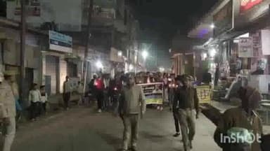 कासगंज: करणी सेना के राष्ट्रीय अध्यक्ष की हत्या किए जाने के विरोध में सहावर के मुख्य बाजारों में निकाला गया कैंडल मार्च