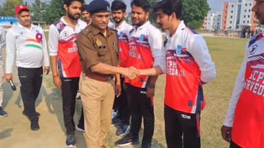 गोंडा: एससीपीएम कालेज में आयोजित खेल का एएसपी ने किया उदघाटन खिलाड़ियों से परिचय प्राप्त कर किया उत्साहवर्धन