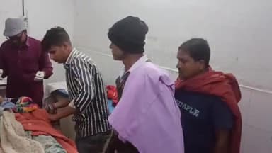 झाझा: रजला गांव में दो पक्षो के बीच हुई मारपीट में आधा दर्जनभर से भी अधिक हुए घायल,रेफरल अस्पताल झाझा में हुआ इलाज