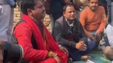 करछना: छिवकी स्टेशन के पास कैबिनेट मंत्री नंद गोपाल गुप्ता नंदी ने प्रधानमंत्री आवास योजना के आवासों का किया भूमि पूजन