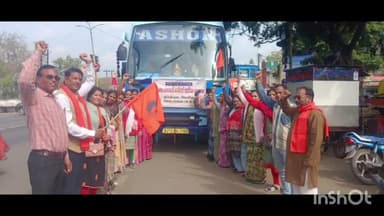 जावरा: नियमितीकरण की मांग को लेकर मध्य प्रदेश आंगनबाड़ी कार्यकर्ता सहायिका संघ की रतलाम जिले से 7 बसों दिल्ली के लिए रवाना हुई