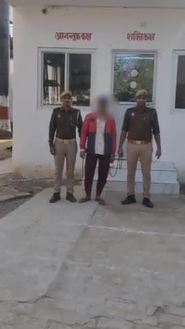 गोंडा: कोतवाली देहात पुलिस ने ₹25000 के इनामिया वांछित अभियुक्त को चंदवतपुर घाट के पास से किया गिरफ्तार भेजा जेल