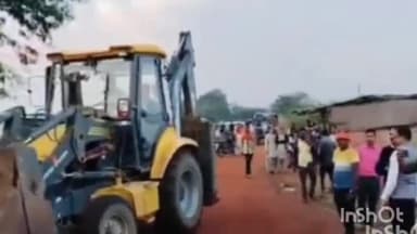 डोंगरगांव: डोंगरगांव में प्रशासन की संयुक्त कार्रवाई, अवैध अतिक्रमण व चखना सेंटरों को हटाया गया