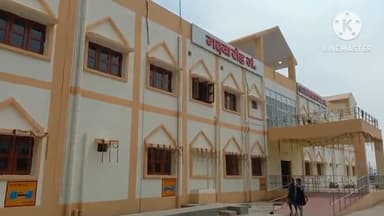 बिश्रामपुर: गढ़वा रोड रेलवे स्टेशन के टिकट काउंटर के समीप से एक टू व्हीलर लूना बाइक की हुई चोरी, भुक्तभोगी ने पुलिस को दी जानकारी