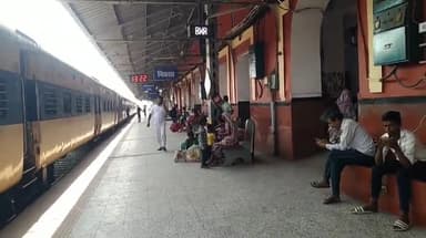 बक्सर: रेलवे का ओवरहेड तार टूटने के कारण दानापुर से डीडीयू रेल खंड पर तीन घंटे तक परिचालन रहा प्रभावित