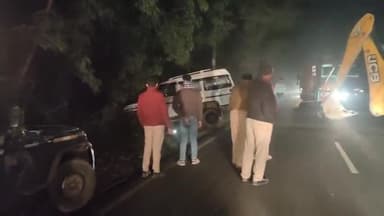 तेंदूखेड़ा: इमलाई फैक्ट्री के पास बोलेरो कार ब बाइक में जोरदार भिड़ंत,बाइक सवार युवक की घटनास्थल पर ही मौत