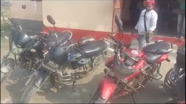 साहेबगंज: थाना क्षेत्र साहेबगंज के राजेपुर चौक पर 5 शराब तस्करों को पुलिस ने किया गिरफ्तार, 100 लीटर शराब व 4 बाइकें की जब्त