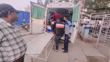 गोपालगंज: धोधवलिया के समीप स्कॉर्पियो की चपेट में आने से बाइक सवार दो लोग हुए घायल, सदर अस्पताल में भर्ती