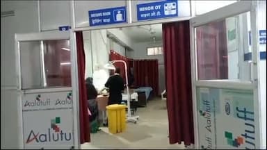 पन्ना: राजादहार के पास चलती बाईक में साड़ी फसने  से तेज रफ्तार बाईक हुई अनियंत्रित पति-पत्नी हुए गंभीर।