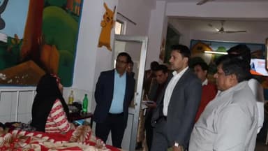 रामपुर: मुख्य विकास अधिकारी श्री नन्द किशोर कलाल ने जिला चिकित्सालय एवं पोषण पुनर्वास केन्द्र (एन.आर.सी.) का आकस्मिक निरीक्षण कि