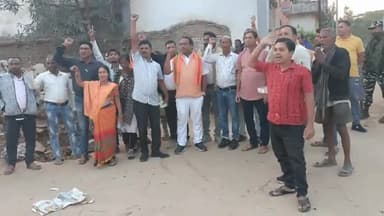 माननीय विष्णु देव साय जी को छत्तीसगढ़ राज्य के मुख्यमंत्री बनने पर बिलाईगढ़ में पटाखे फोड़कर खुशियां मनाई गई