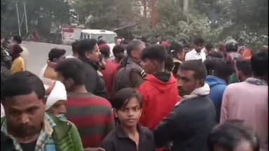 गोंडा: चंदवतपुर के पास रोडवेज बस की टक्कर से बालक की हुई मौत, परिजनों ने सड़क जाम कर की मुआवजे की मांग