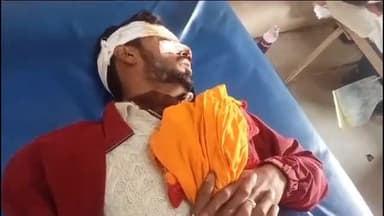 बेतिया: मंगलपुर के समीप सड़क दुर्घटना में बाइक चालक गंभीर रूप से हुआ घायल, GMCH में कराया गया भर्ती