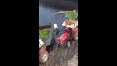 गाज़ियाबाद: हिंडन नदी के गंदे पानी में साग और मेथी धोते हुए वीडियो सोशल मीडिया पर वायरल