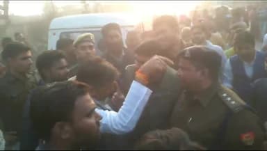 कोतवाली पलिया कला खीरी का मामला 6 सितंबर 2020 को पलिया प्रशासन के संरक्षण में हुई थी  तीन बार के विधायक की हत्या*

*जिस