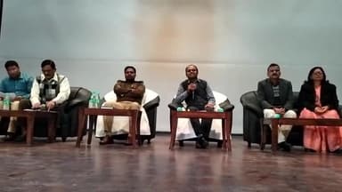 बेगूसराय: 17 दिसंबर को जिले के 20 परीक्षा केंद्रों पर होगी पुलिस अवर निरीक्षक की परीक्षा, प्रेक्षागृह में DM-SP ने की संयुक्त बैठक