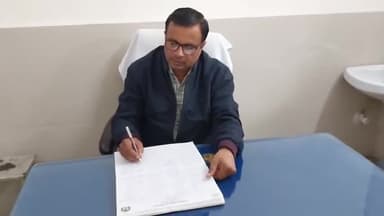 रामपुर: जिला अस्पताल परिसर में डॉ सतवीर सिंह उप जिला क्षय रोग अधिकारी ने टी वी खोज अभियान को लेकर की प्रेस कॉन्फ्रेंस