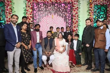 प्रिय साथी श्रद्धेय श्री मोहन खुरानिया और श्रद्धेय श्रीमती मीना खुरानिया को पुत्री रत्न प्राप्ति पर स्वागत समारोह में शामिल हुए भीम सेना चीफ नवाब सतपाल तंवर Nawab Satpal Tanwar 
सहयोगी वंशिका Vanshika 

#BhimSenaChief #NawabSatpalTanwar #Bh