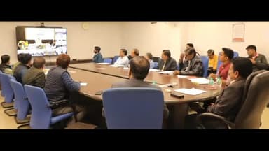 पन्ना: कलेक्ट्रेट स्थित NIC कक्ष में कमिश्नर डॉ. रावत ने विकसित भारत संकल्प यात्रा की समीक्षा कर अधिकारियों को सौंपे दायित्व