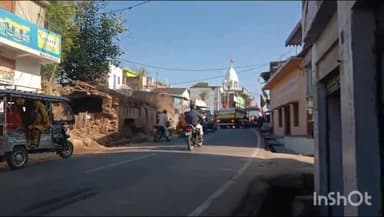 लिधौरा: बम्होरी खास में आए दिन लगता है जाम घंटा फंसे रहते हैं वहां अतिक्रमण की वजह से