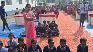 बगोदर: बगोदर मंझलाडीह स्थित सफायर वलर्ड स्कूल का छठावां बार्षिक उत्सव धुम धाम से मनाया