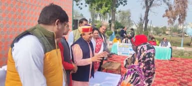 #विकसित_भारत_संकल्प_यात्रा के अन्तर्गत आज नगर दादरी में माननीय प्रधानमंत्री श्री Narendra Modi जी के #विकास_संकल्प को जनता के बीच साझा किया और नगर वासियों। के साथ रास्ट्रीयता की शपथ ली।