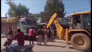 पवई: मोहन्द्रा मोड पर लगा जाम, पवई पुलिस एवं थाना प्रभारी ने मौके पर पहुंच ट्रक को हटाकर खुलवाया जाम