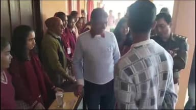 गिरिडीह: पांडेयडीह के प्रकाश कुंज विद्यालय में लगाया गया साइंस एग्जीबिशन,एसडीपीओ अनिल कु सिंह ने बच्चों के मॉडल देखकर की सराहना।