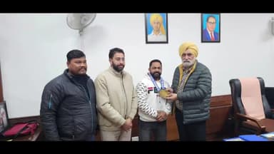 ਪਟਿਆਲਾ: ਥਾਈਲੈਂਡ 'ਚ ਮਿਸਟਰ ਵਰਲਡ ਬੋਡੀ ਬਿਲਡਿੰਗ ਮੁਕਾਬਲਾ ਜਿੱਤਣ ਵਾਲੇ ਫੋਰਮੈਨ  ਹਰਮੀਤ ਸਿੰਘ ਦਾ ਪੀ ਐਸ ਪੀ ਸੀ ਐਲ ਦਫਤਰ 'ਚ ਕੀਤਾ ਗਿਆ ਸਨਮਾਨ