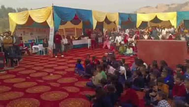 पंचकूला: अतिरिक्त उपायुक्त ने मण्डलाय गांव में सुना पीएम का संदेश,प्रशासन द्वारा लगाए गए स्टालों का किया अवलोकन