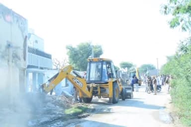 डेगाना: डेगाना क्षेत्र के मांडल जोधा मे शनिवार को प्रशासन ने हटाया अतिक्रमण, भारी मात्रा में पुलिस बल व आरएसी के जवान रहे तैनात