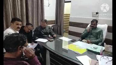 कोल: थाना सासनी गेट के अंतर्गत एंटी करप्शन टीम ने रिश्वतखोर सरकारी कर्मचारी को रंगे हाथ पकड़ा, देर रात्रि लाया गया थाने