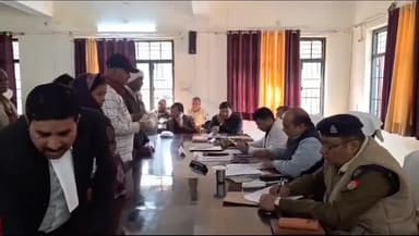 तरबगंज: तहसील सभागार में संपूर्ण समाधान दिवस का हुआ आयोजन, सीआरओ गोंडा व उप जिला अधिकारी ने सुनीं फरियादियों की समस्याएं