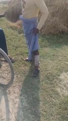 शाहगंज: ग्राम पंचायत लतीफपुर में बाइक व साइकिल में हुई टक्कर जिसमें साइकिल सवार पवन यादव के पैर में आई चोट ग्रामीण ने कराया इलाज