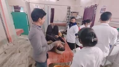 गोपालगंज: मीरा टोला गांव मे मुर्गी के द्वारा सब्जी बर्बाद करने का विरोध करने पर आरोपी ने महिला को मारपीट कर किया घायल