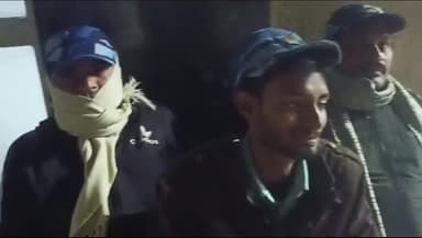 # Madhepura medical college mein guard aur ward boy donon kam tankhva ki vajah se ghar ka kharch Tak Nahin Utha paate Ha