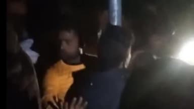 बिलारी: कुंदरकी थाना क्षेत्र के गांव फरीदी में चोरी करने घर में घुस कर को परिवार के लोगों स्थानीय ग्रामीणों ने पकड़ा