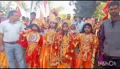 अंबिकापुर: सरगुजा जिले के मैनपाठ के देउरापारा में हिंदू आस्था कलश यात्रा जो देउरापारा से खड़गांव तक रैली निकाली गई जहां भारी