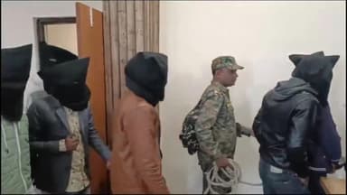 गिरिडीह: पुलिस ने अलग-अलग इलाकों से 13 साइबर अपराधियों को पकड़ा,पपरवाटांड कार्यालय में एसपी दीपक कुमार शर्मा ने की प्रेस वार्ता