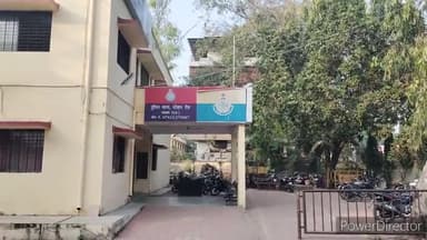 रतलाम नगर: स्टेशन रोड थाना पुलिस ने बजरंग नगर रोड शाला खेड़ी सार्वजनिक स्थान पर एक व्यक्ति को शराब पीते हुए पकड़ा